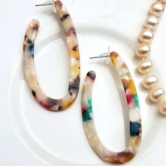 🌟5/$25 Boho Colorful Acrylic Hoops - Picture 1 of 2